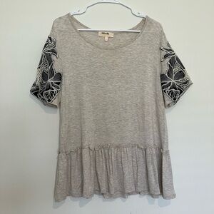 Hailey & Co. Boutique Gray Top with Black Floral Sleeves Medium
